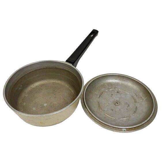 Vintage Club Aluminum Sauce Pan & Lid Pot Beige Tan Almond Brown Stripe 1 QT - Picture 2 of 6